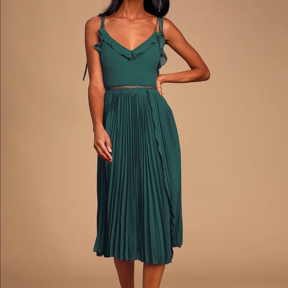 Lulus Emerald Green Tie-Strap Pleated Midi “Never a Dull Moment” dress